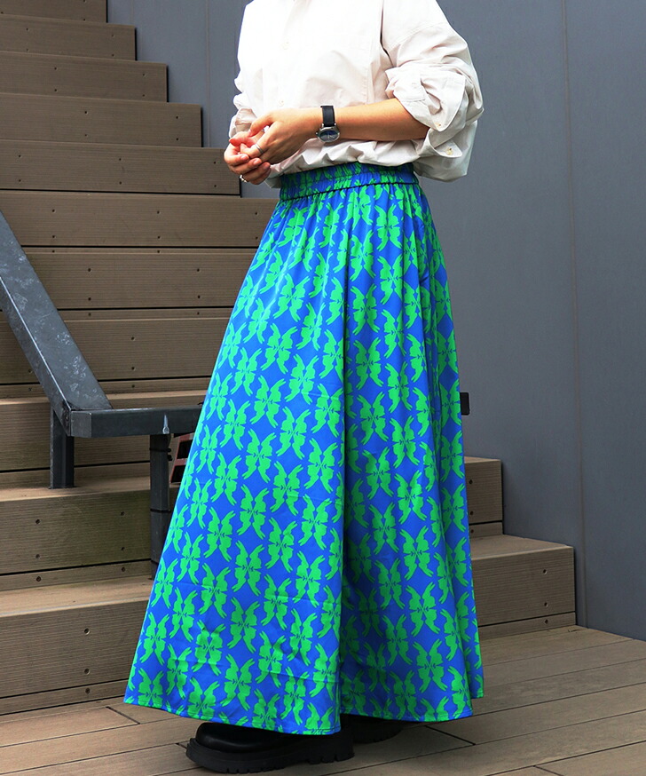lucky charm print flare skirt フレアスカート moyan ecri 総柄プリント うさぎ 蝶々 ロング レディース 春夏 秋冬 ギフト プレゼント ブルー ピンク グリーン サテン 静電気防止|moyan ecri 店