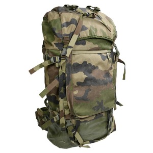 フランス軍放出品 F-2バックパック 90L CCE迷彩 [ 迷彩-ボトムストラップあり / 難あり ] 仏軍 F2 ミリタリー用品 旅行用バッグ 軍払い下げ ミリタリーグッズ リュックサック デイパック ザック ナップサック デイバッグ 背嚢 かばん カバン ミリタリーサープラス 大きい
