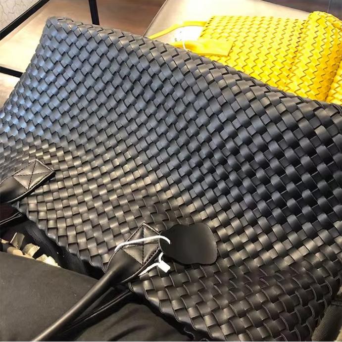 ショルダーバック メッシュなめし革  ハンドバッグ トートバッグ  大静電容量  肩がけ 手持ち 滑っこい合切袋付き添い人 内部紐付き 真四角型 真四角