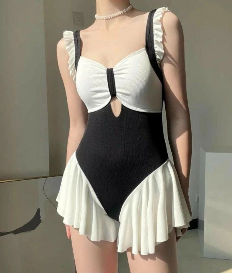 衣裳 水泳着 レディース 愛くるしげ 夏 スウィミングプール 砂浜 心地好い ノースリーブ スコート 黒 黒いこと