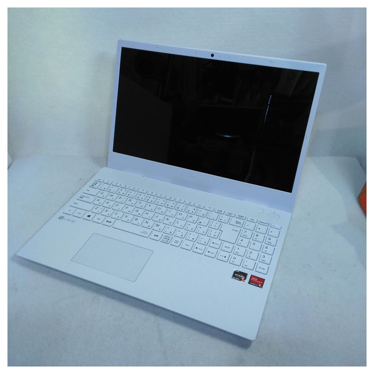 送料無料（沖縄は1000円) NECパーソナル PC-N1565AAW LAVIE N15