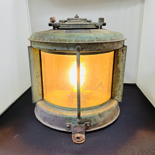 【動くこと突き止める済】【中古】日本舟・船 甲種船尾燈 提灯ともし火 AC100V9W白熱電球色 オブジェ 褒めたたえる用 TOP螺旋釘山つぶれあり ジャンク品