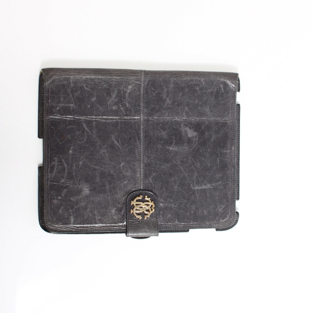 【ロベルト カバリ】Roberto Cavalli ipad 入れもの うす暗い薄墨色 【中古】【価値付ける済・置き目品引き受ける】