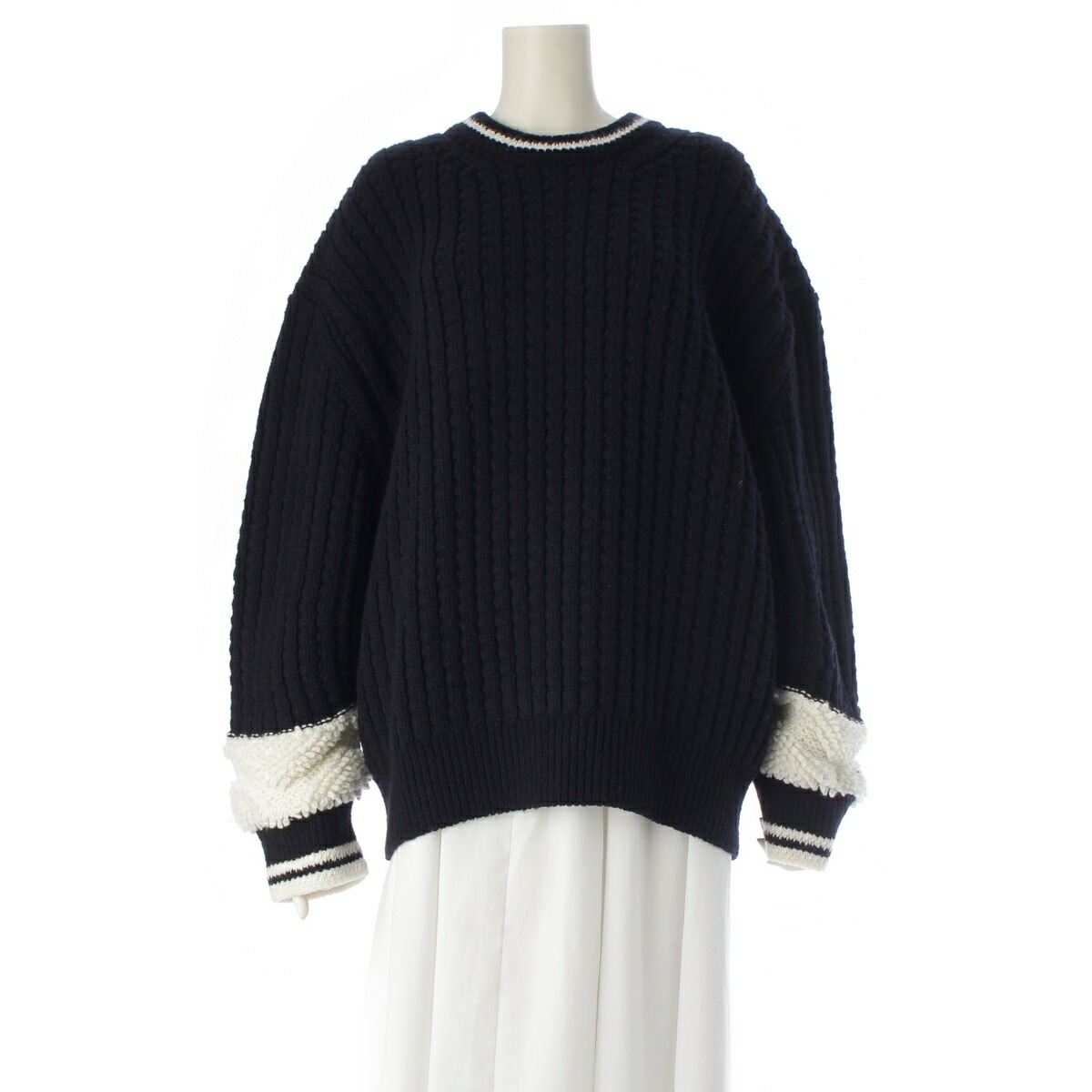 シャネル CHANEL 2025  COCO NEIGE ココネージュ 羊毛 バックココマーク 編み物 プルオーバー P79703 黒いこと×白いこと 44【中古】【定め事品引きうける】