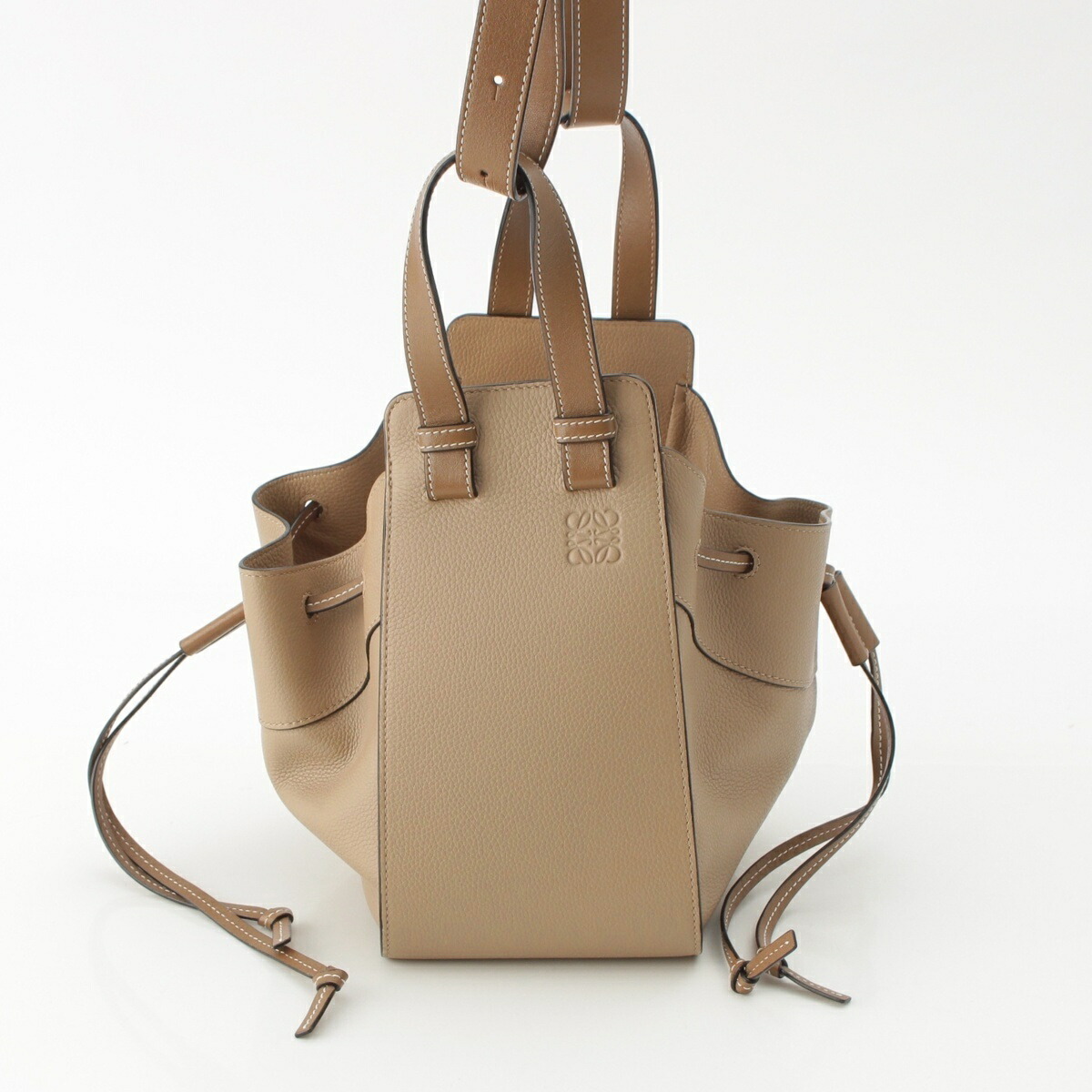 ロエベ LOEWE ハンモック ドローストリング スモール なめし革 2WAY 肩肉 ハンドバック 砂子 【中古】【定め事品引きうける】