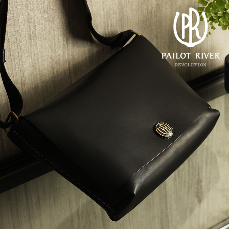 PAILOT RIVER パイロットリバー ショルダーバッグ 30コンチョ Lサイズ PR-BGPR-L [メンズ バッグ 鞄 レザー おしゃれ かっこいい 大人 彼氏 男性 プレゼント] 31,460円