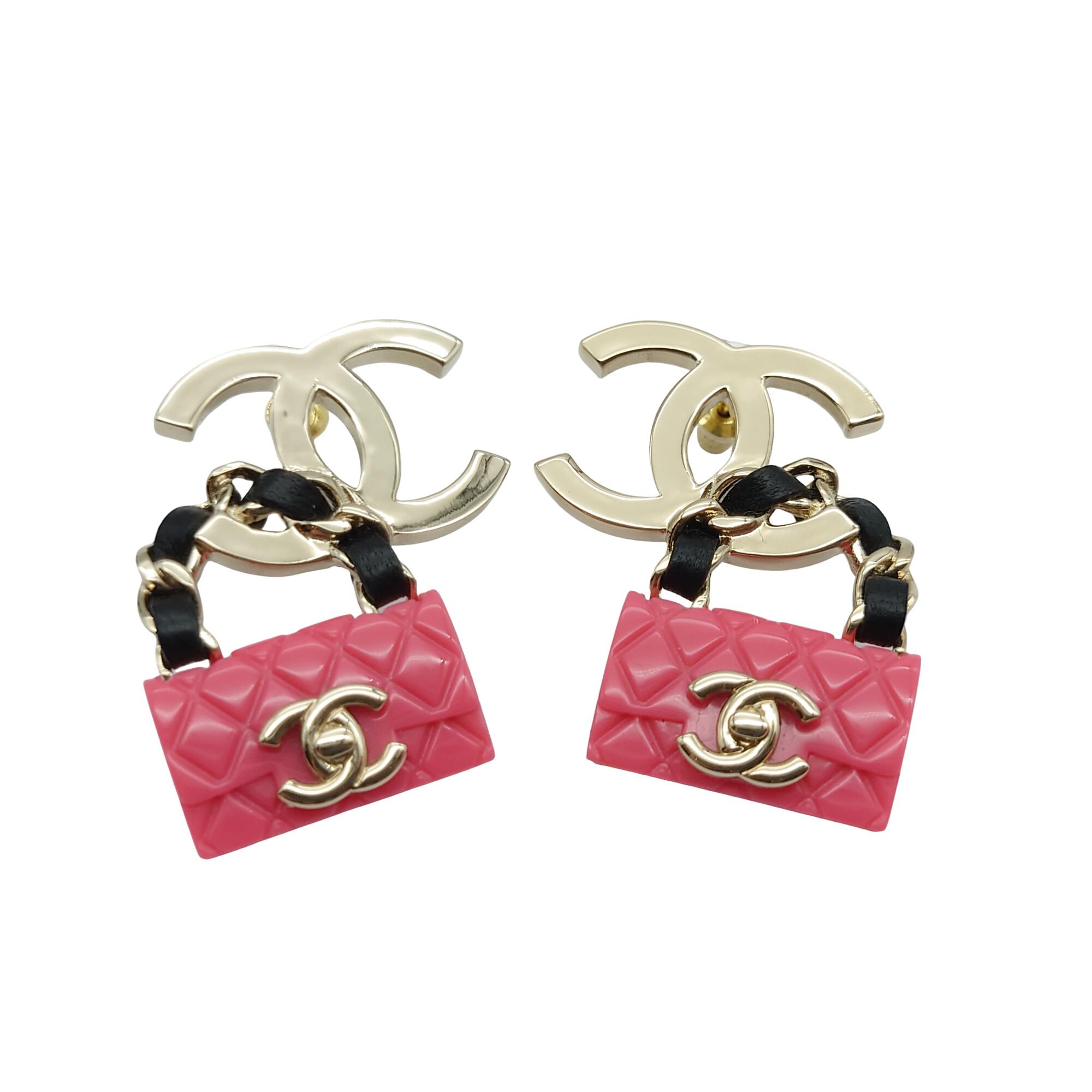 Chanel B23 バッグモチーフ ココマーク マトラッセ ピアス ホワイト×ゴールド (192024