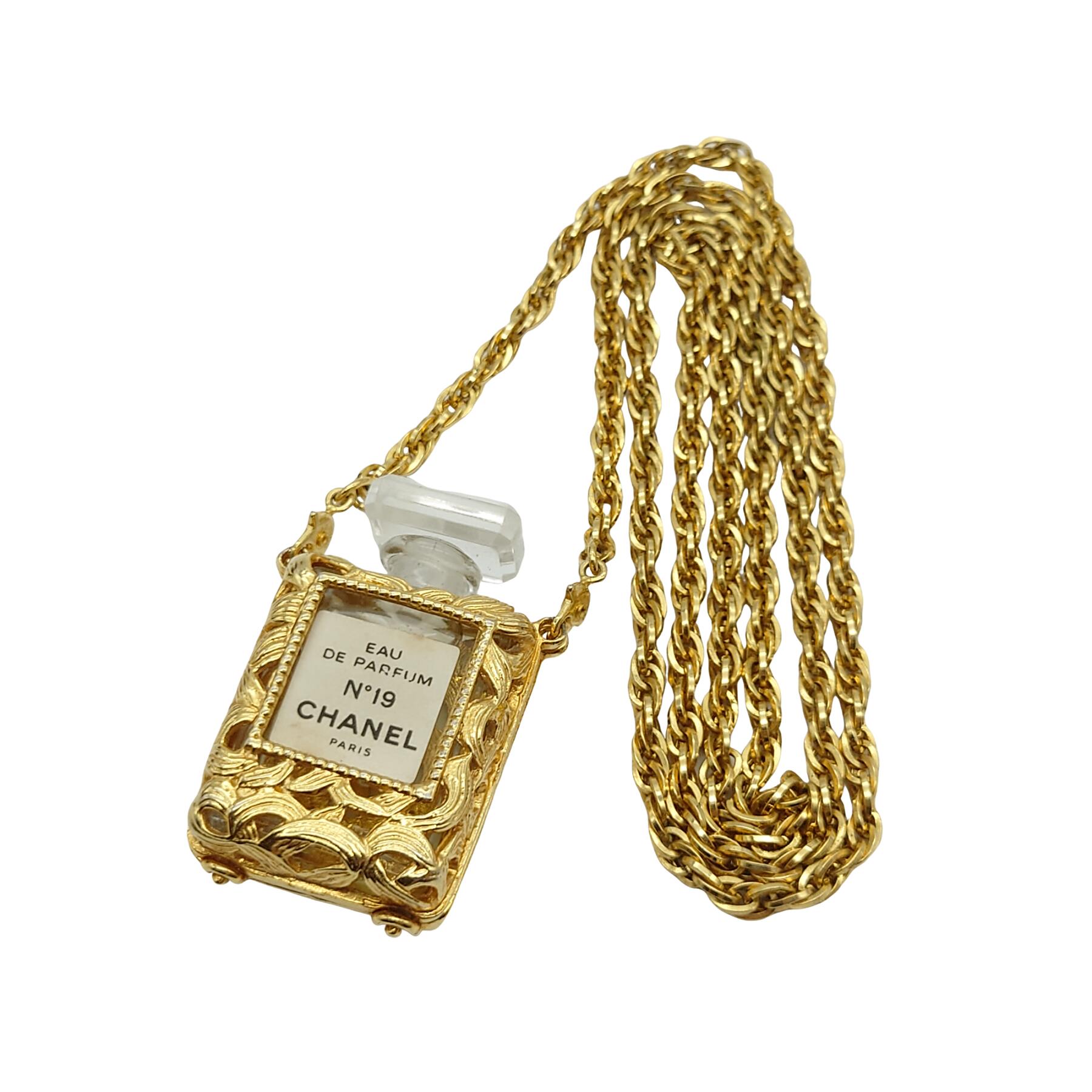 CHANEL　携帯香水 ペンダント　　中古品 楽天市場】【10%OFF】 シャネル ネックレス パフューム 香水瓶