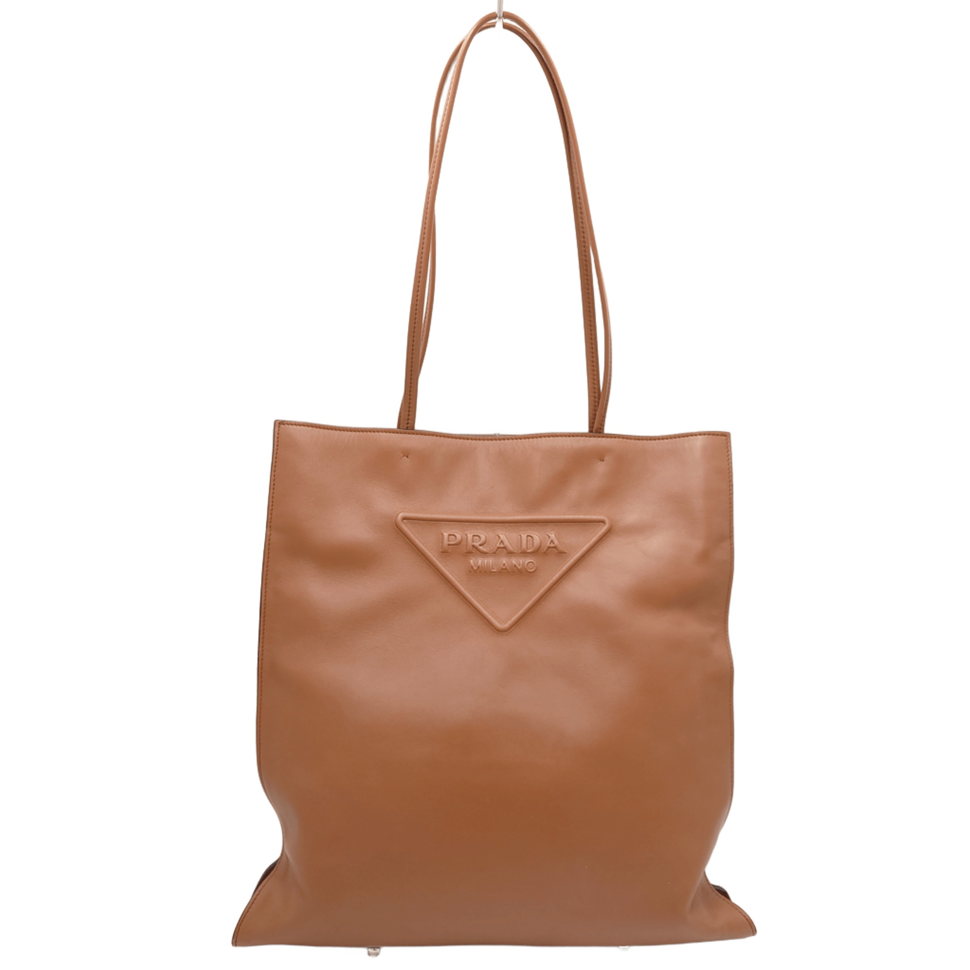 PRADA プラダ トライアングルロゴ トートバッグ バッグ トート シンプル ブランドロゴ 上品 収納力 肩掛け スタイリッシュ カジュアル エレガント 定番 コニャック ブラウン エンボスレザー 1BG429 レディース 【中古 AB品】送料無料|ReuseShop e-Na