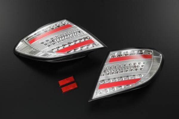 メルセデスベンツ W204 Cクラス ステーションワゴン 左側のテールランプ メルセデスベンツ W204 Cクラス ステーションワゴン 左側の