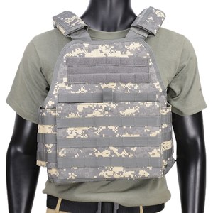 ポーチ　ミリタリ　サバゲー　プレキャリ 楽天市場】プレートキャリア MOLLE マグポーチ他 7種ポーチ付属