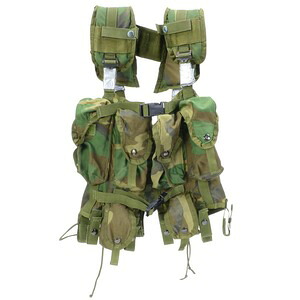 米軍放出品 タクティカルベスト 初期型 LBV ウッドランド迷彩 [ 難あり ] アサルトベスト アーマーベスト ロードベアリングベスト サバゲー ポリス LE装備 警察 戦闘用 サバゲー用 サバイバルゲーム アーミー ミリタリー コンバット 軍隊 耐衝撃 ミルスペック