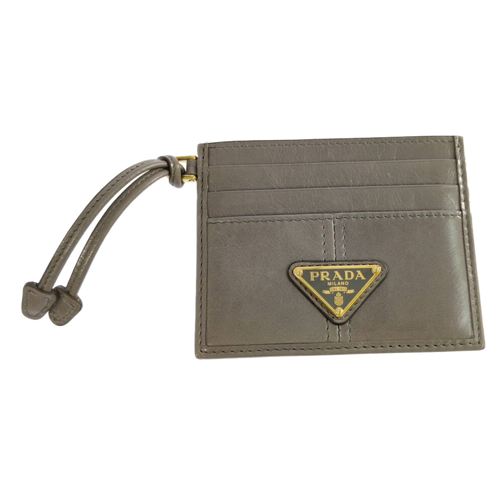 プラダパスケース PRADA（プラダ） 超美品 サフィアーノ トライアングル ストラップ付き