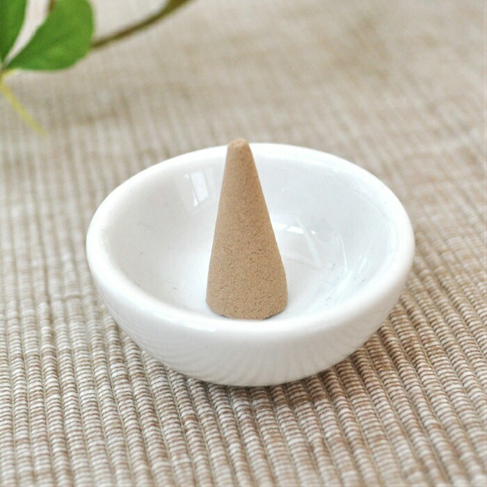 【楽天市場】AROMA(アロマ)インセンス(お香) アロマ香 コーンタイプ【レイニームスク】お香 お線香 アロマ 香り コーン型 ルーム