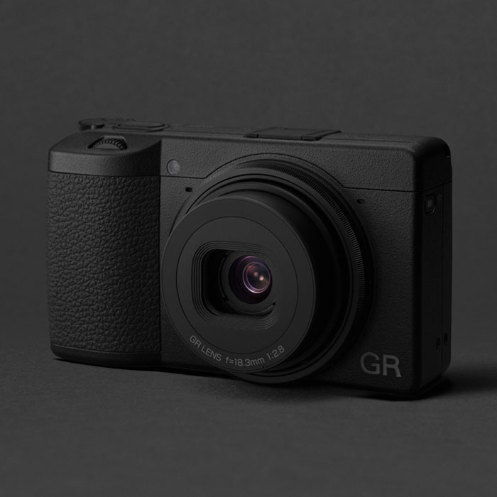 RICOH GR III デジタルカメラ 【APS-Cサイズ大型CMOSセンサー搭載 / 約