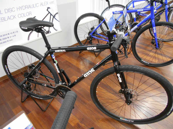 2021年モデル Disc ミストラル Gios Mistral On アルミ クロスバイク Ride ミストラル Gios 700c ディスク 2021年モデル 3x8spd ジオス Hydraulic ハイドロリック Alexホイール 油圧式ディスクブレーキ