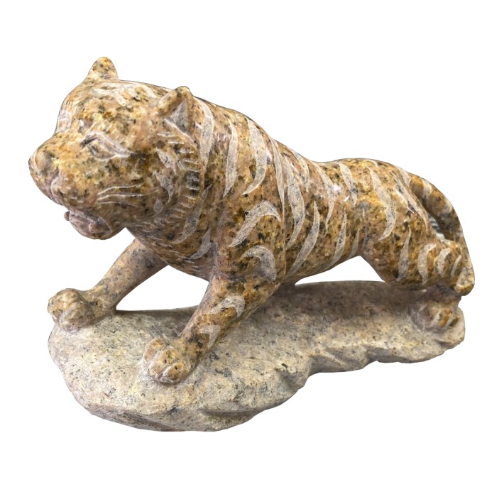 送料無料　リアルな虎目石（タイガーズアイ）彫刻　虎置物　★大珍品★ 送料無料 リアルな虎目石（タイガーズアイ）彫刻 虎置物 ☆大珍品