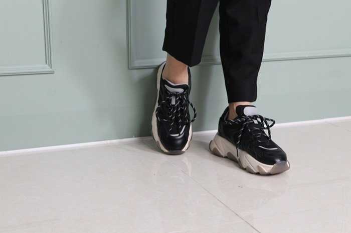 楽天市場 厚底スニーカー レディース ローカット 黒 白 シルバー ダッドスニーカー 紐 レディース スニーカー 大きいサイズ おしゃれスニーカー Rilla By Uni