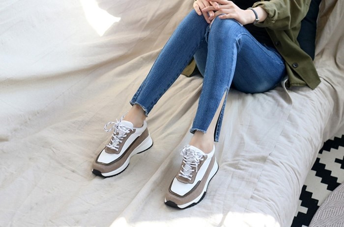 楽天市場 スニーカー レディース ローカット ホワイト 白 シンプル カジュアル レディーススニーカー お洒落スニーカー 大きいサイズ 通勤 通学 Rilla By Uni