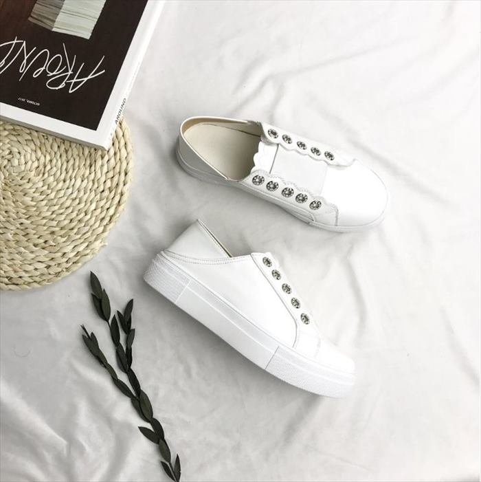 楽天市場 スリッポン レディース スニーカー ローカット 厚底 踵が踏める レディーススリッポン 白 ホワイト ゴム コンフォート オシャレスニーカー 可愛いスニーカー Rilla By Uni