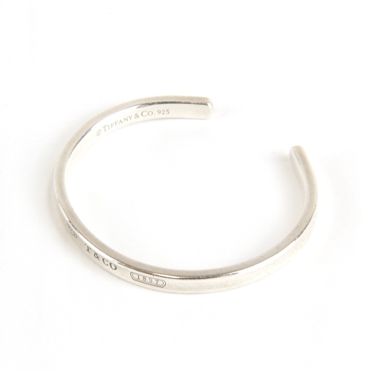 T&CO シルバー925 バングル 1837刻印 ティファニー 1837™ カフ シルバー（ナロー） | Tiffany & Co.