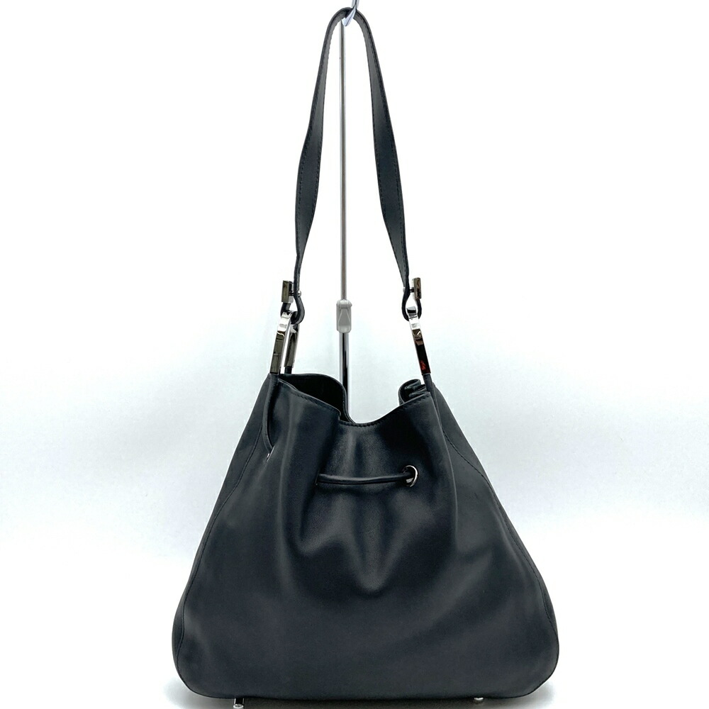 【美品】 グッチ オールレザー 巾着 ショルダーバッグ ハンドバッグ 黒 良品 極希少！gucci レザー巾着型ショルダーバッグ ブラック