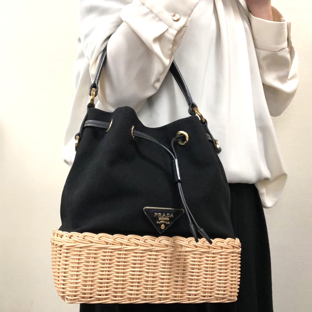 プラダ　PRADA　かごバッグ　MIDOLLINO GARDEN 　ブラック プラダ PRADA かごバッグ MIDOLLINO GARDEN