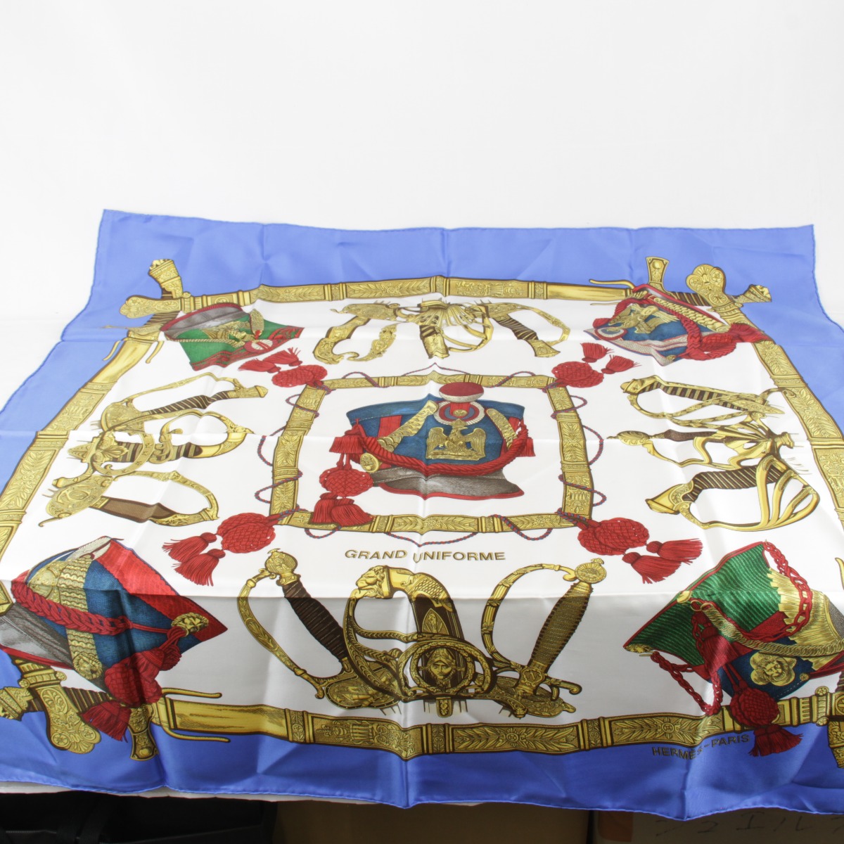 HERMÈS グラン・ユニフォーム シルクスカーフ HERMÈS グラン・ユニフォーム シルクスカーフ エルメス シルク