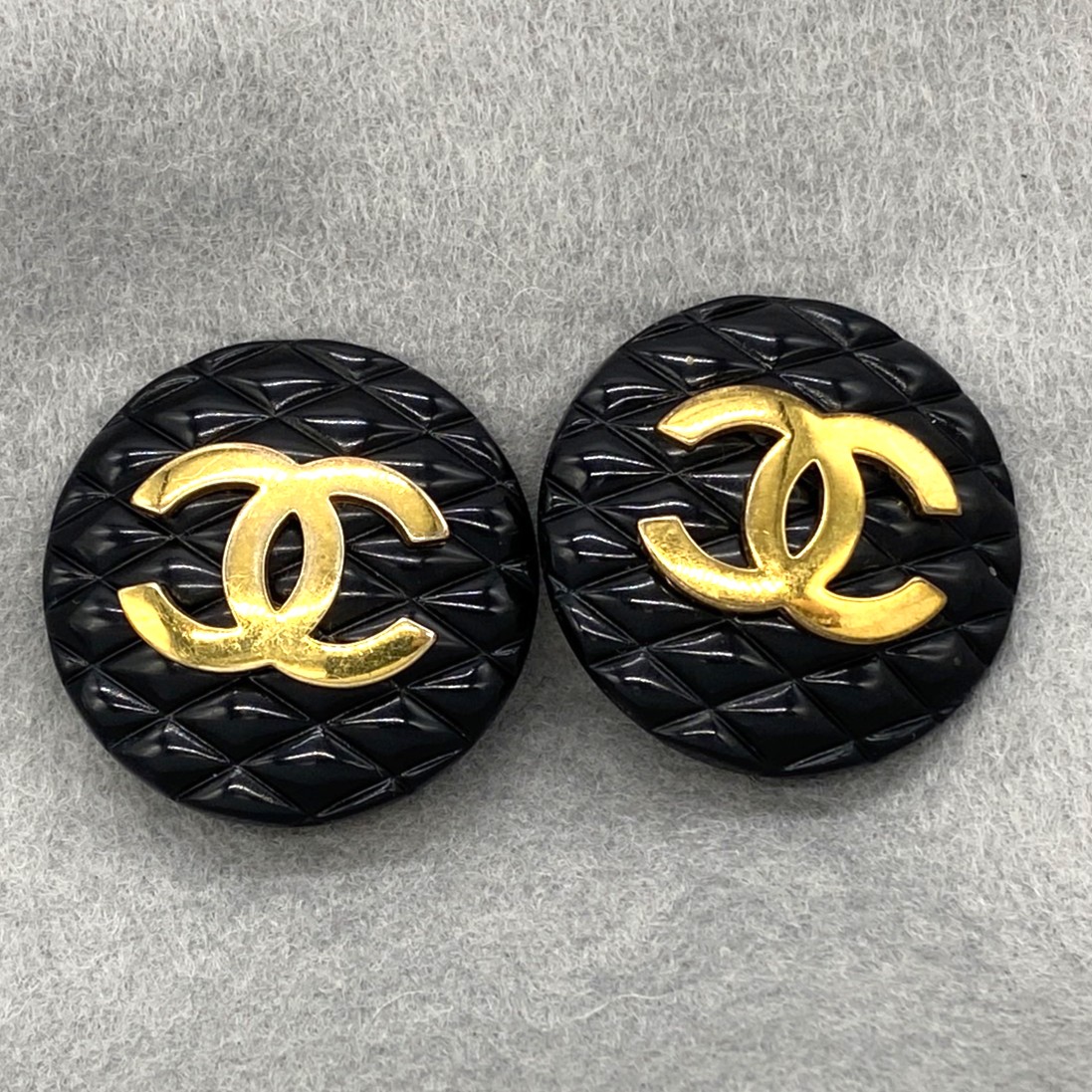 CHANEL シャネル イヤリング マトラッセ ココマーク ブラック ゴールド ジュエリー jewelry【中古】 32,409円