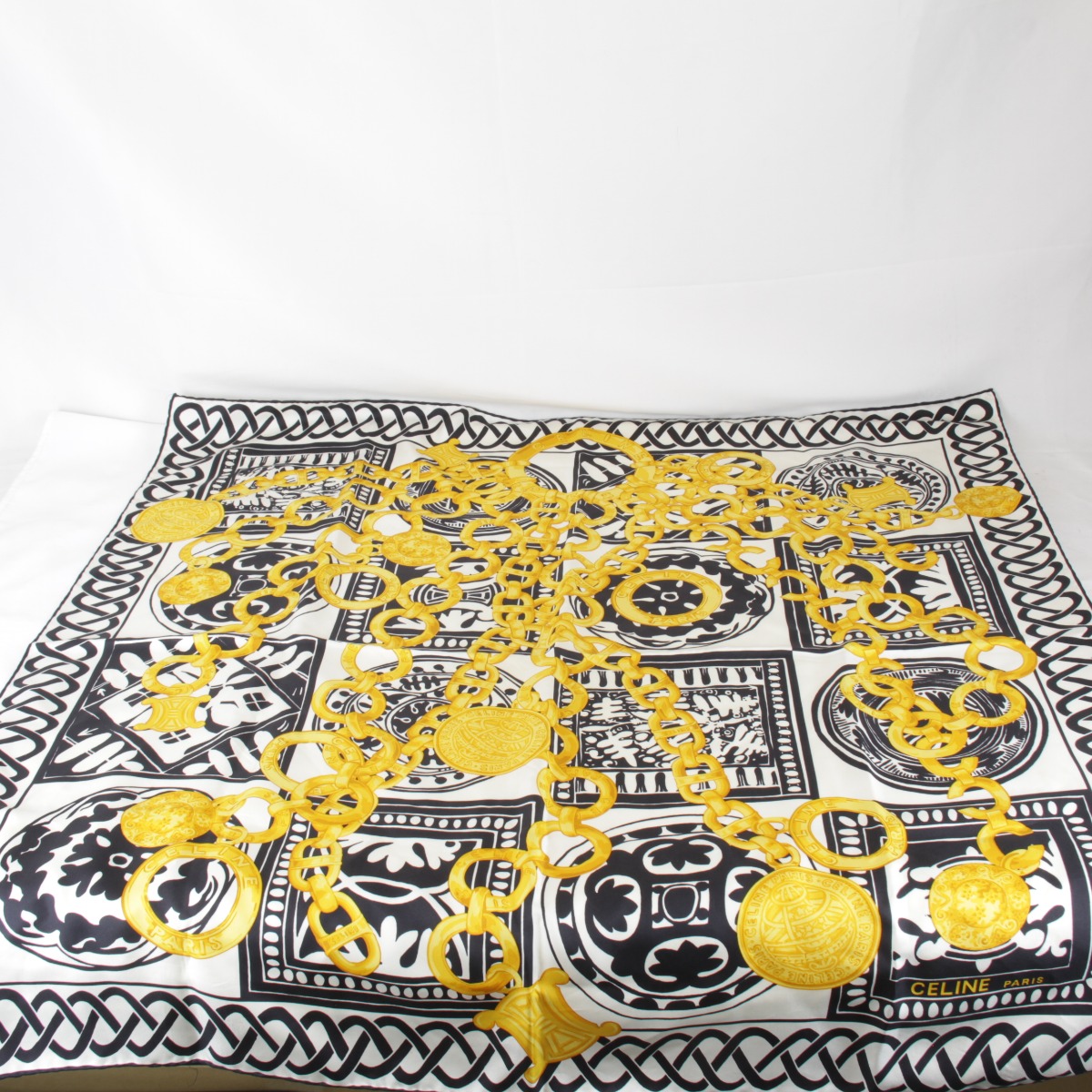 未使用　　CELINE　セリーヌ　スカーフ　総柄　大判　シルク CELINE(セリーヌ) / セリーヌ/スカーフ/シルク/BLK/総柄
