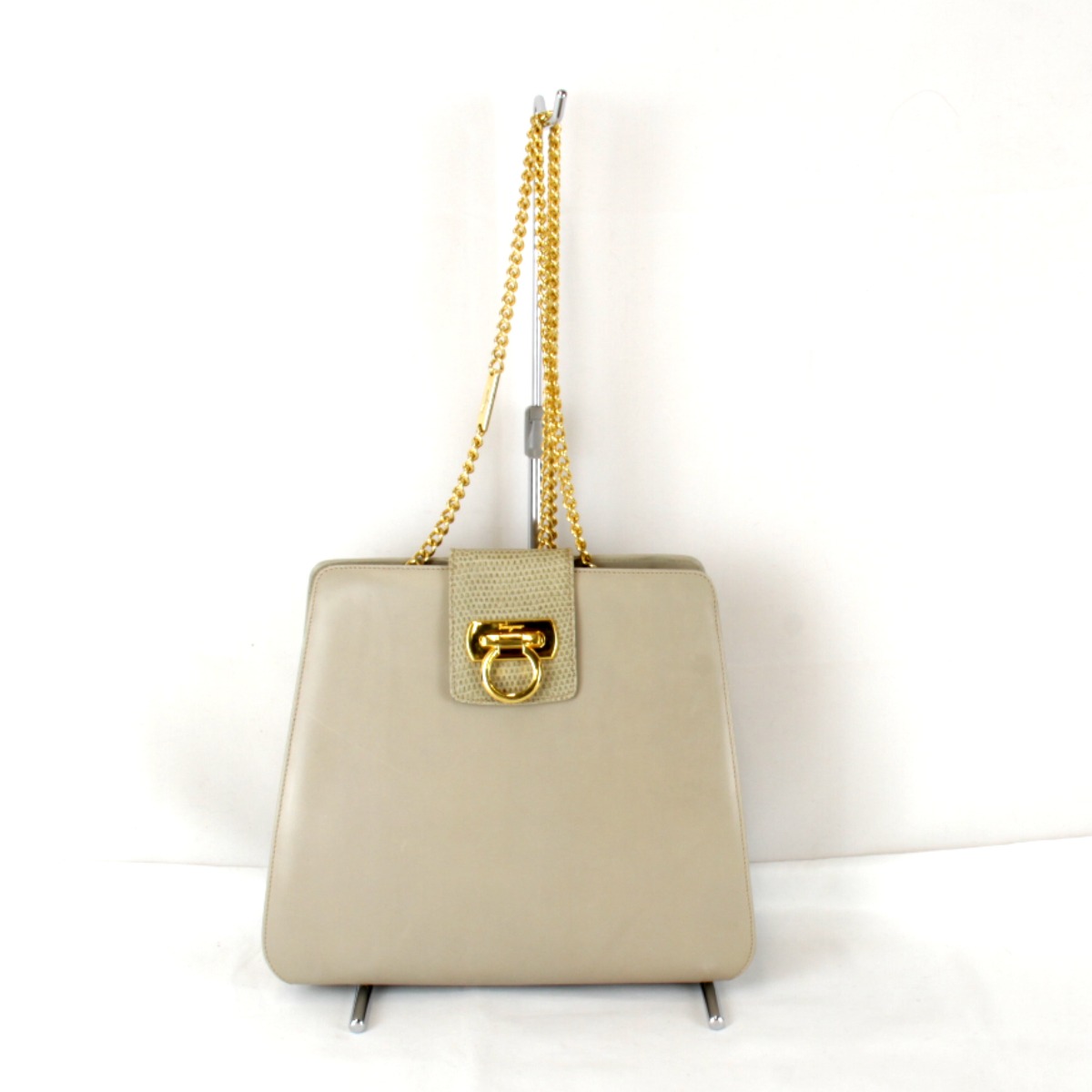『USED』 Salvatore Ferragamo フェラガモ ガンチーニ ショルダーバッグ なめし革 ベージュ レディース【中古】