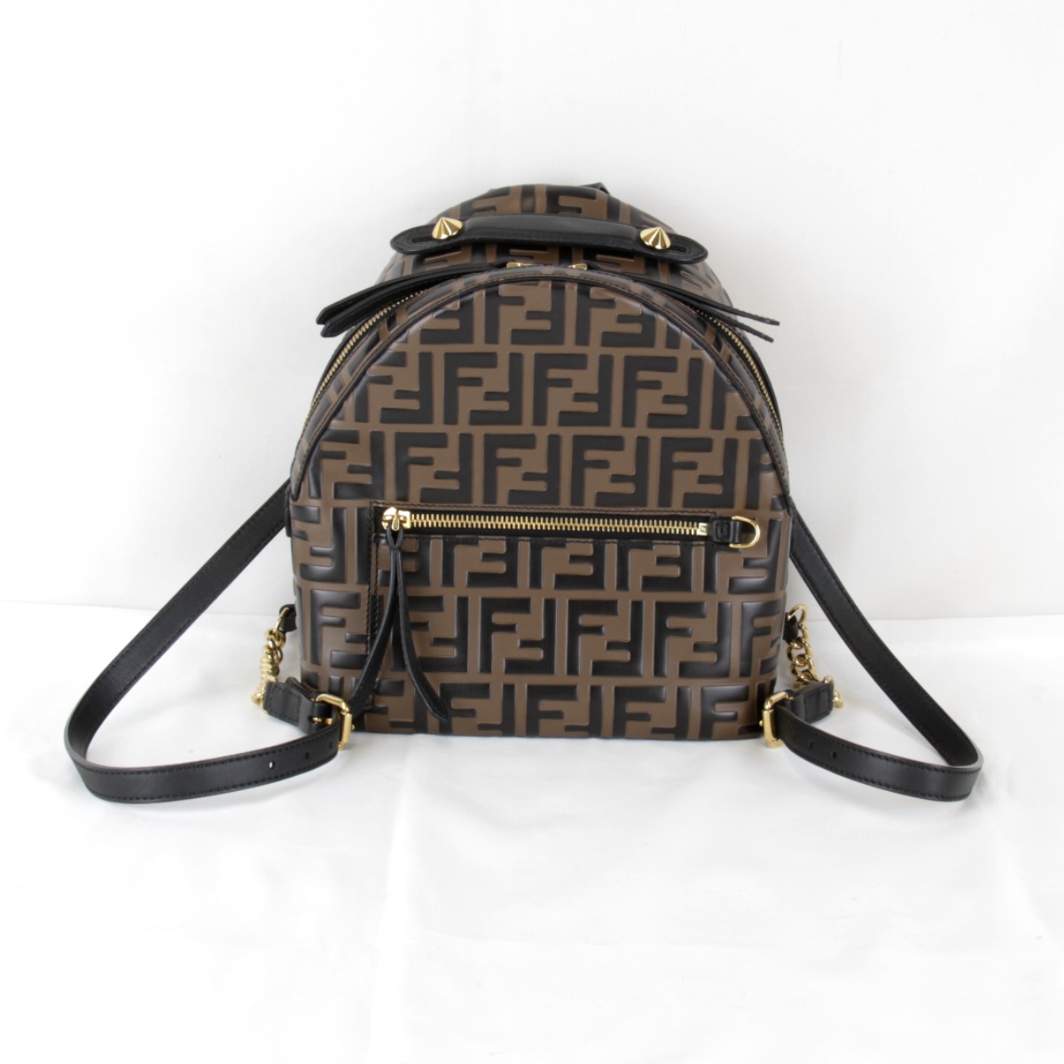 【必要経費繰りかえる】美品『USED』 FENDI フェンディ  ズッカ 8B2038 背嚢・デイパック PVC/なめし革  赤銅色【中古】
