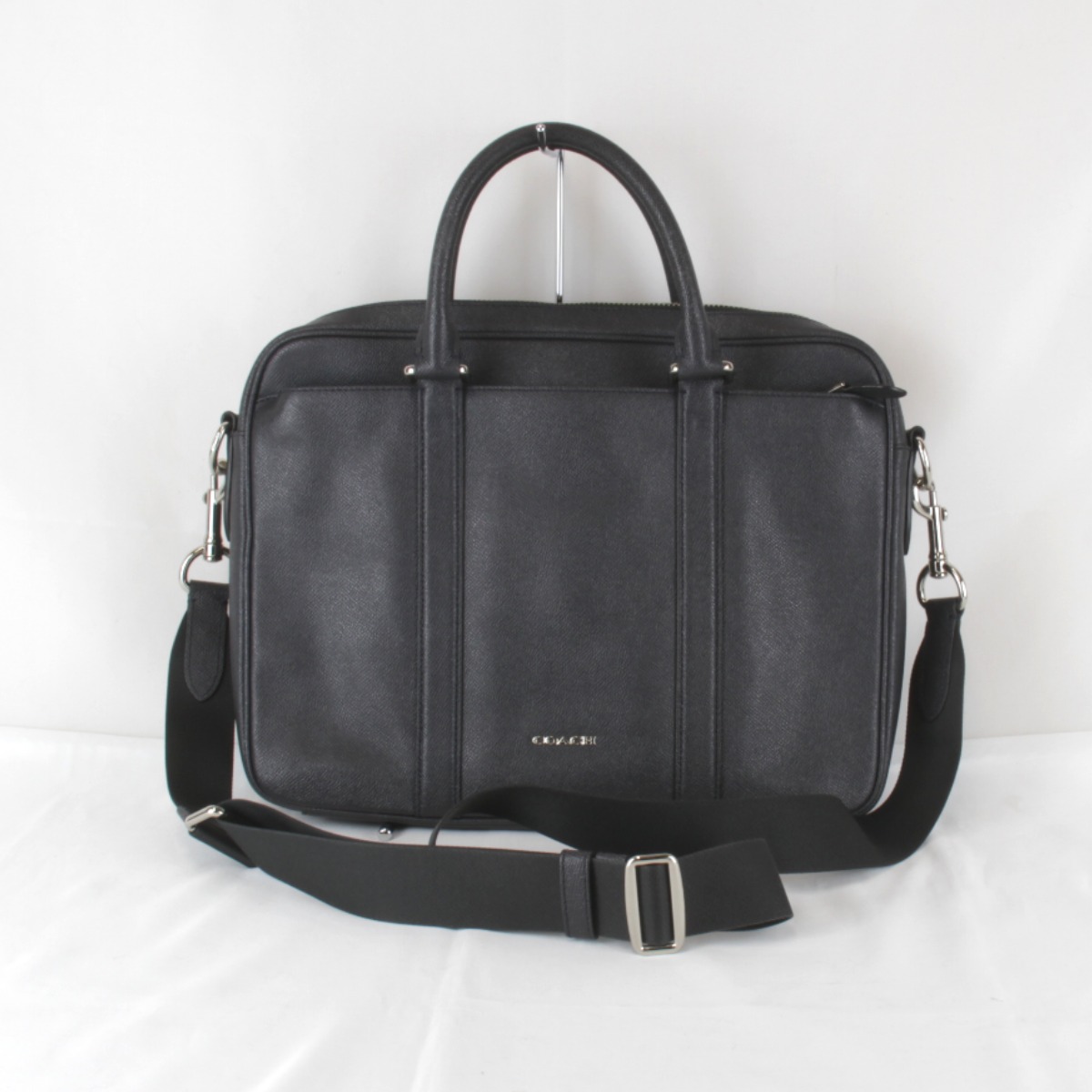 良品『USED』 COACH コーチ職  F59056 ブリーフ入れもの ショルダーバッグ なめし革 黒いこと レディース【中古】