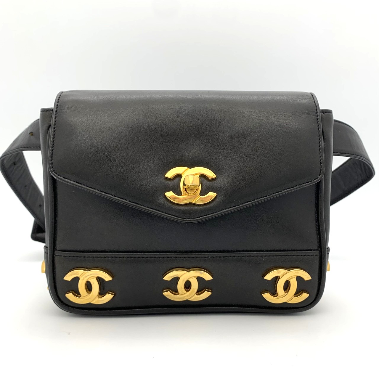 CHANEL シャネル  酉の方角御徒面子 トリプル ココマーク なめし革 黒いこと レディース【中古】