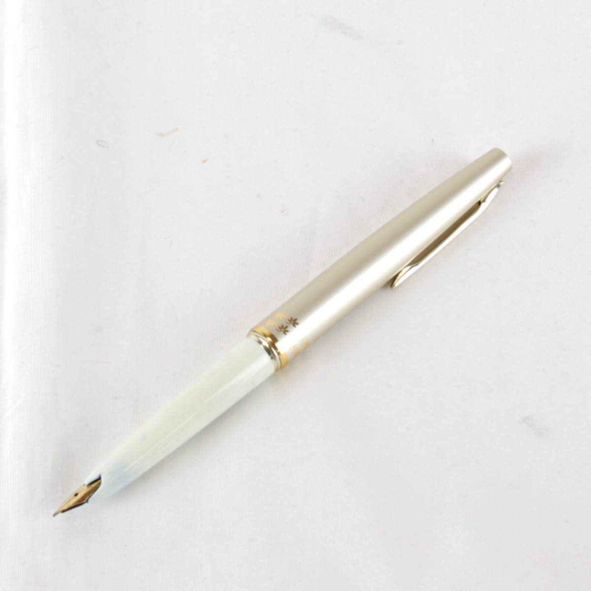 【10%OFF】＼マラソン限定／対象ブランド商品 割引クーポン 『USED』 SAILOR セーラー ペン先18k 万年筆 シルバー レディース【中古】