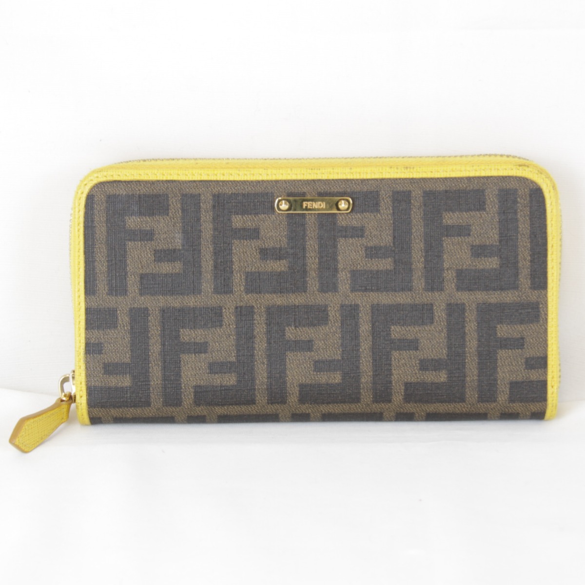 『USED』 FENDI フェンディ ズッカ ラウンドジッパー 箱有 長紙入れ なめし革 黄色×赤銅色 レディース【中古】