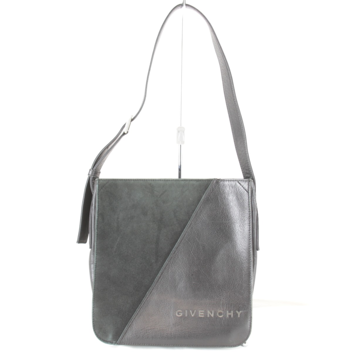 『USED』 GIVENCHY ジバンシィ  真四角 ショルダーバッグ スウェード/なめし革  黒いこと レディース【中古】