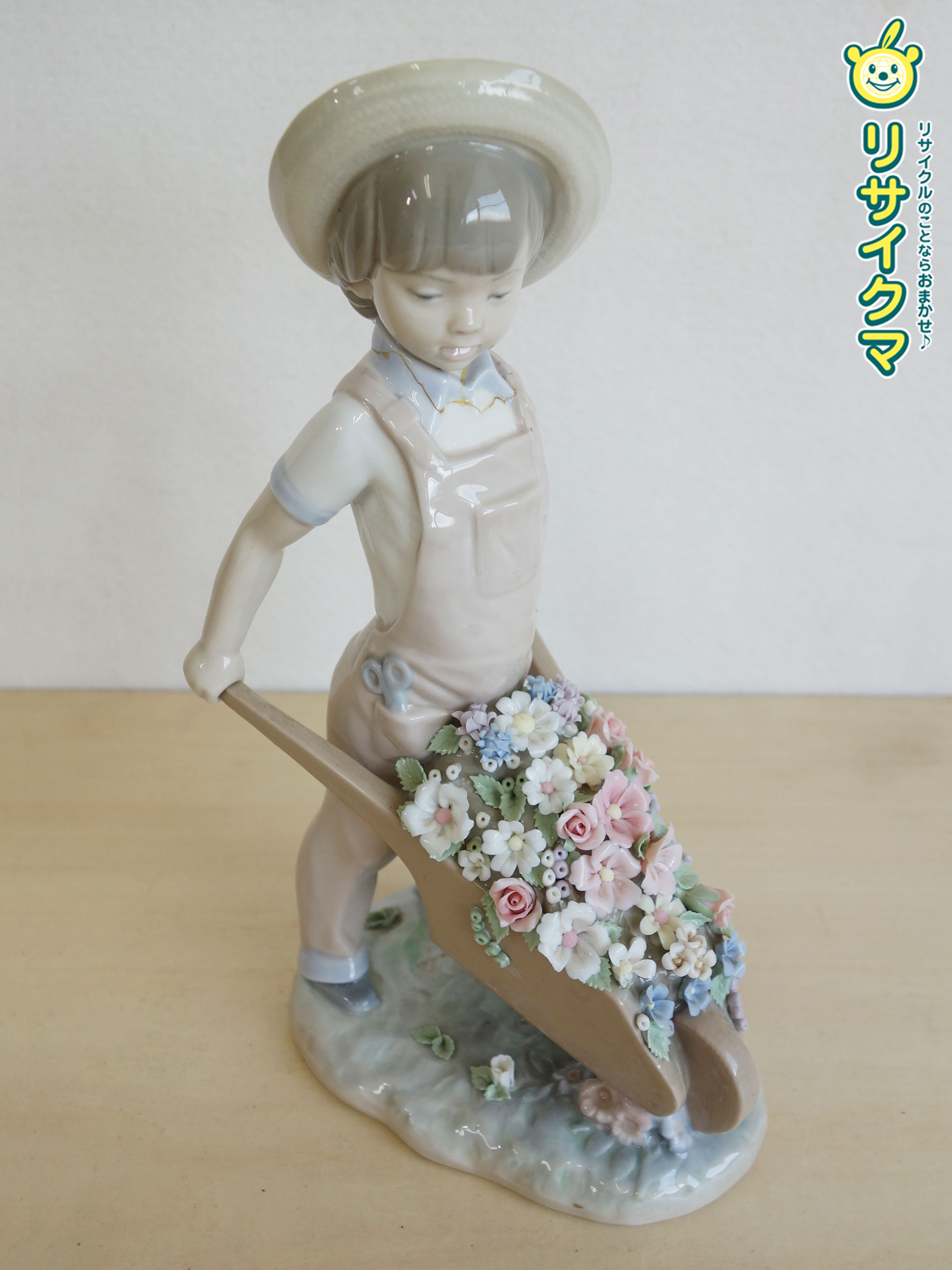 【中古】M▽リヤドロ LLADRO 瀬戸ものあやつり人形 割れ易い 割れ易いを押す兄ちゃん おフローリストさん 兄ちゃん Wheelbarrow with Flowers Boy No.1283 ■貨物輸送無料客体外・貨物輸送別途已むを得ず■ (40339)