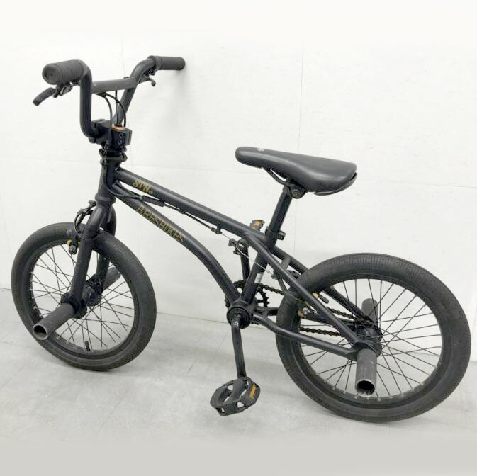 E5213NU 【美品】BMX キッズ 無償性表現スタイル STN アーレスバイクス  キッズバイク 銀輪 車体運動競技 アウトドア【中古】