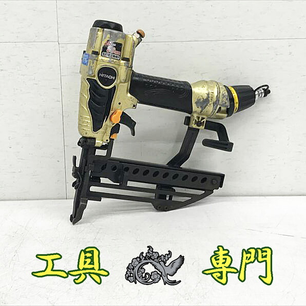 S6557 貨物輸送無料！【中古品】高圧50粍フロアタッカー 日立工機 N5004HMF  エア湖手道具 打込み【中古】
