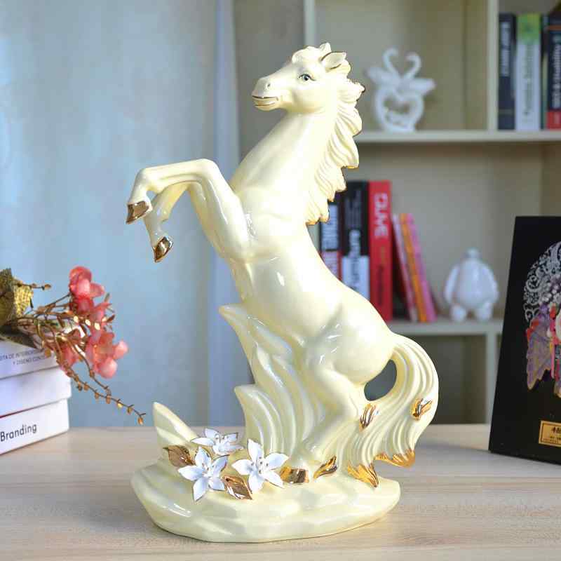 置物 陶器馬 捏花工芸 デスク装飾 馬の干支 幸運アイテム 成功祈願 オフィスインテリア 風 細工 創造的 ギフト 室内装飾