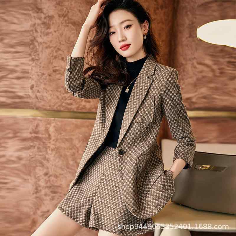 レディース 秋 千鳥格子 スーツ セット ショーツ 2点組 ファッション 韓国 名媛 トップス ボトムス セットアップ チェック柄 ウール調 素材 軽量 伸縮性 通勤用 普段使い 秋冬 コーディネート ビッグシルエット ブラック グレー系