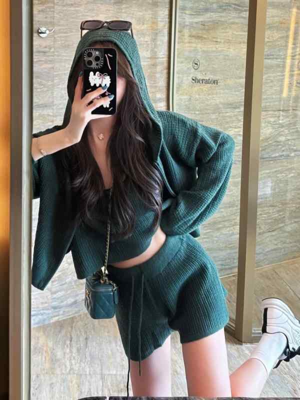 レディース ノースリーブ タンクトップ ワッフル格子 ショート丈 ゆったり 白 インナー キャミソール 脇カバー レイヤリング 日常使い 軽量 通気性 コットン混
