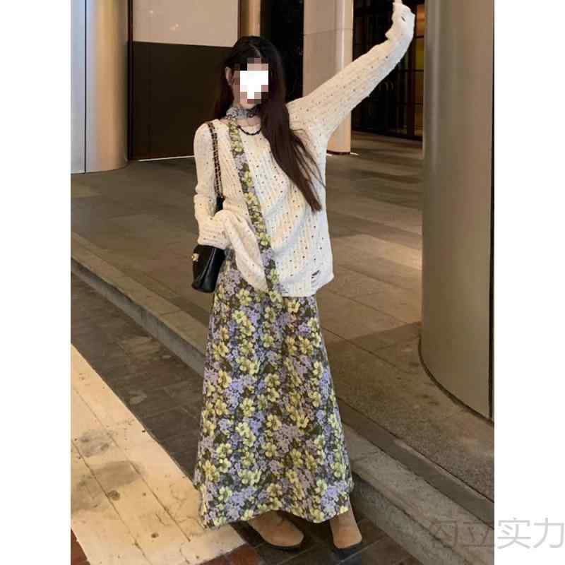 ワンピース レディース 春夏 小花柄 吊り帯 ロングドレス 旅行用 フラワープリント 軽量 コットン混 ピンク系 フェミニン シルエット