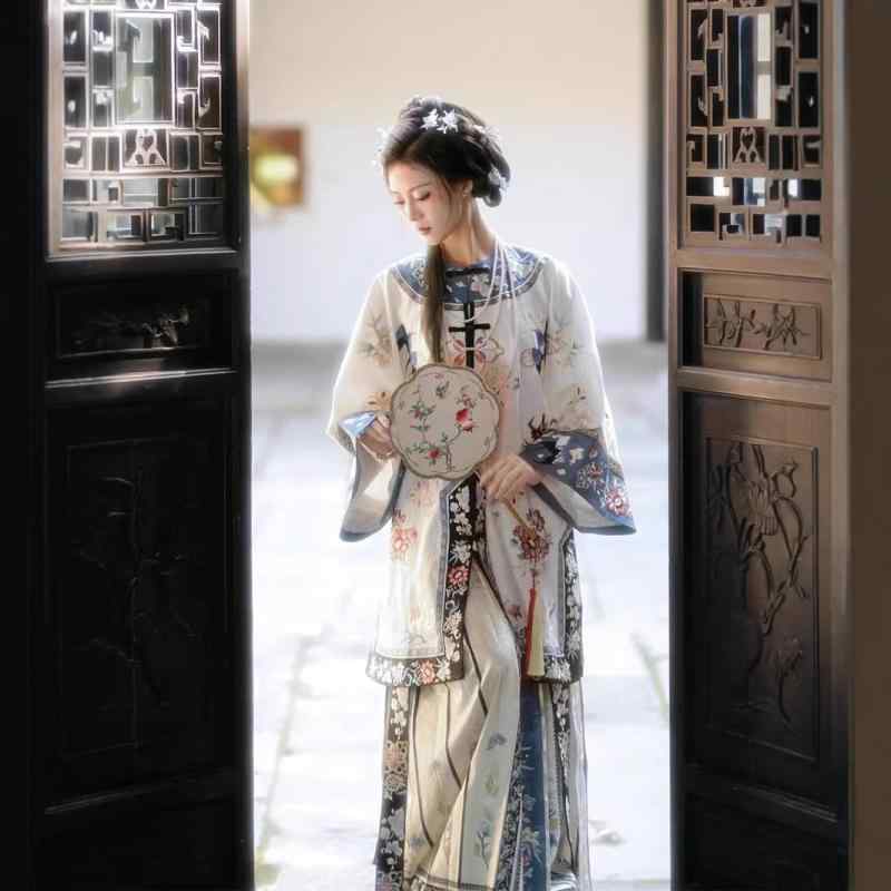 馬面スカート 女性用 漢服 セット 秋冬 レトロ 中国風 日常着 デイリー 着用 伝統柄 軽量 快適 フィット