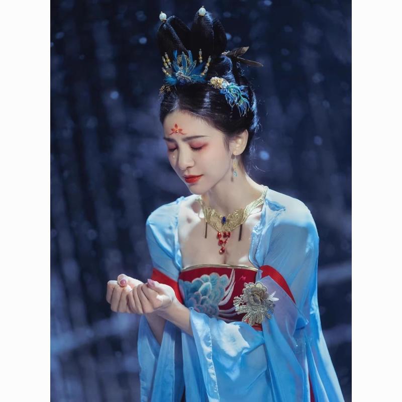 漢服 女性用 唐装 レトロ舞衣装 中国風 ダンスパフォーマンス 演出礼服 伸縮性 軽量 伝統 舞台用 魅惑的スタイル