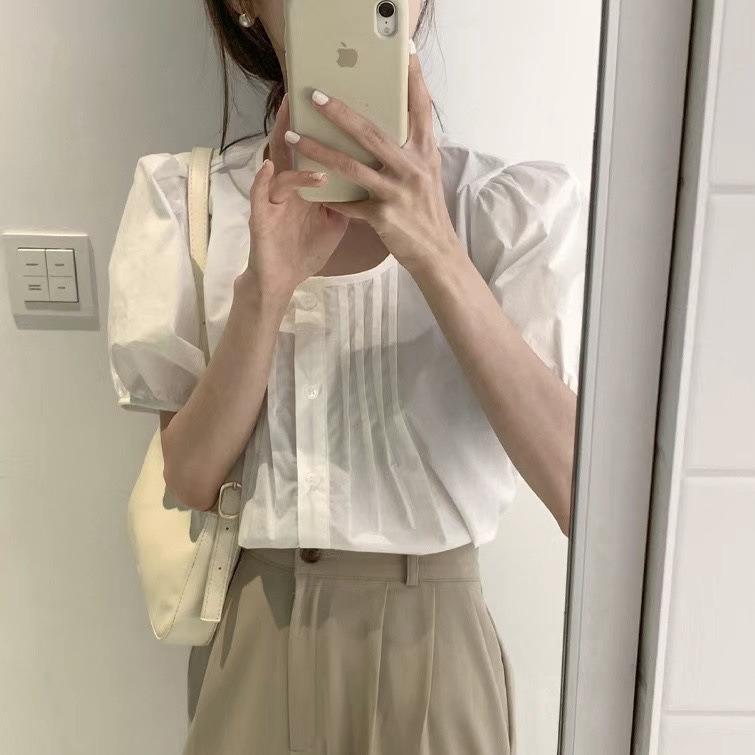 レディース シャツ 夏用 フレンチスタイル かわいい スクエアネック プリーツ パフスリーブ ショート丈 トップス 軽やか 女性向け ブラウス 甘め シルエット 通勤 普段使い