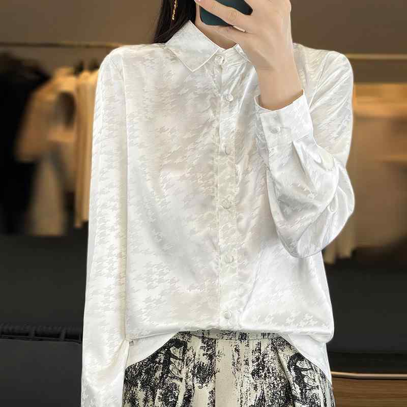 レディース シャツ 春夏 長袖 花柄 サテン 生地 折り襟 上品 インナー トップス 光沢 滑らか 普段使い