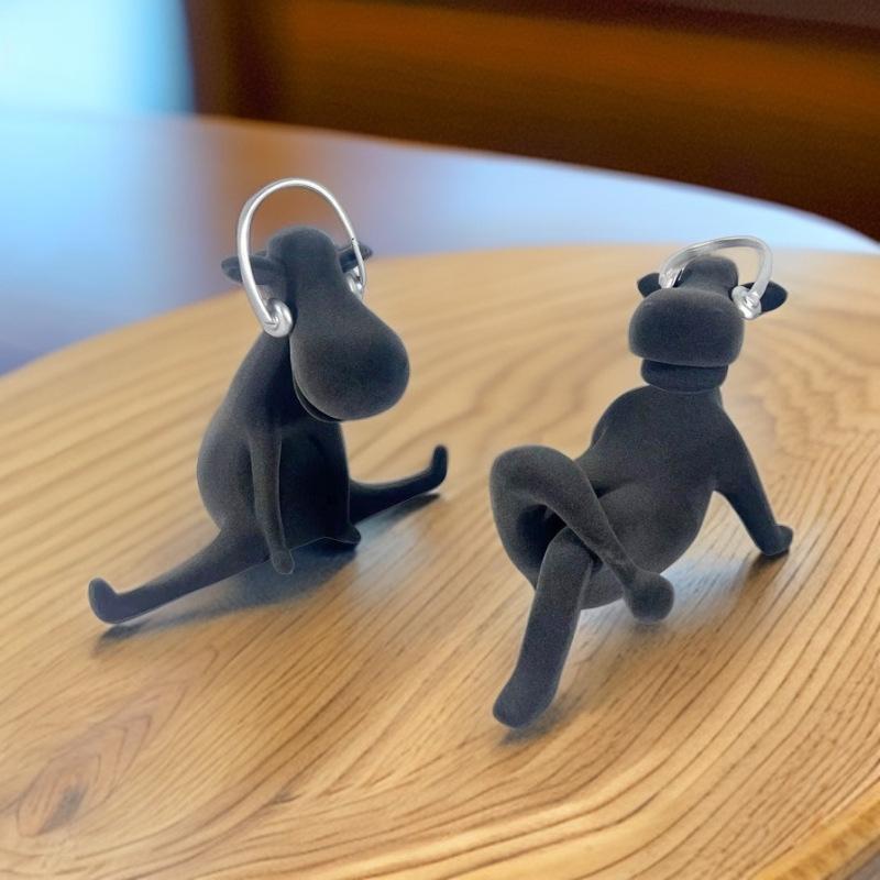 置物 北欧風 モダン シンプル ミニ 毛ロバ フィギュア ベルベット ふわふわ 素材 音楽 デザイン インテリア雑貨 玄関飾り オフィスデコ リビング 飾り ソフト 装飾品 かわいい 動物モチーフ 部屋 アクセント