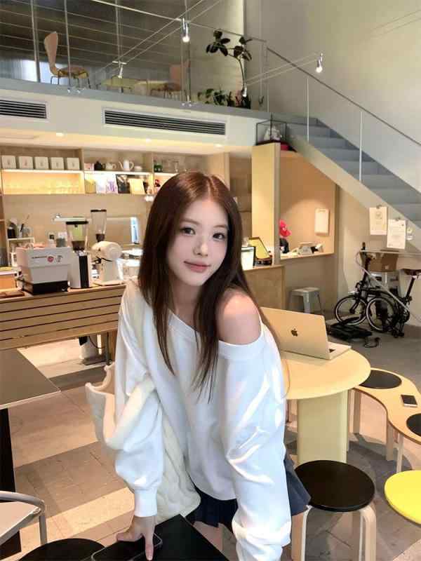 秋冬 レディース 流汗 肩出し ゆったり 長袖 ペティート オフショルダー ルーズフィット 色っぽい ひな型 トップス 今めかしい 合わせ分かりやすい 生あたたかい 綿織物混 伸縮性